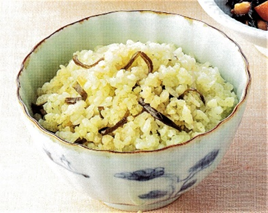 主食 アルファ化米の茶飯の画像
