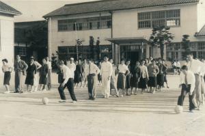 平群中学校 体育大会の保護者競技（昭和35年）