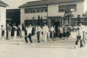 平群中学校 体育大会の保護者競技（昭和35年）