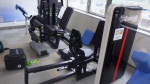 レッグプレスマシン